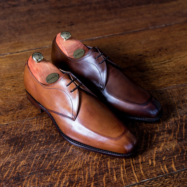 How to Create a Dust-Repellent Finish on Leather Shoes